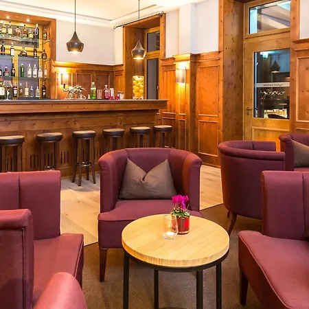 Отель The Alpina Mountain